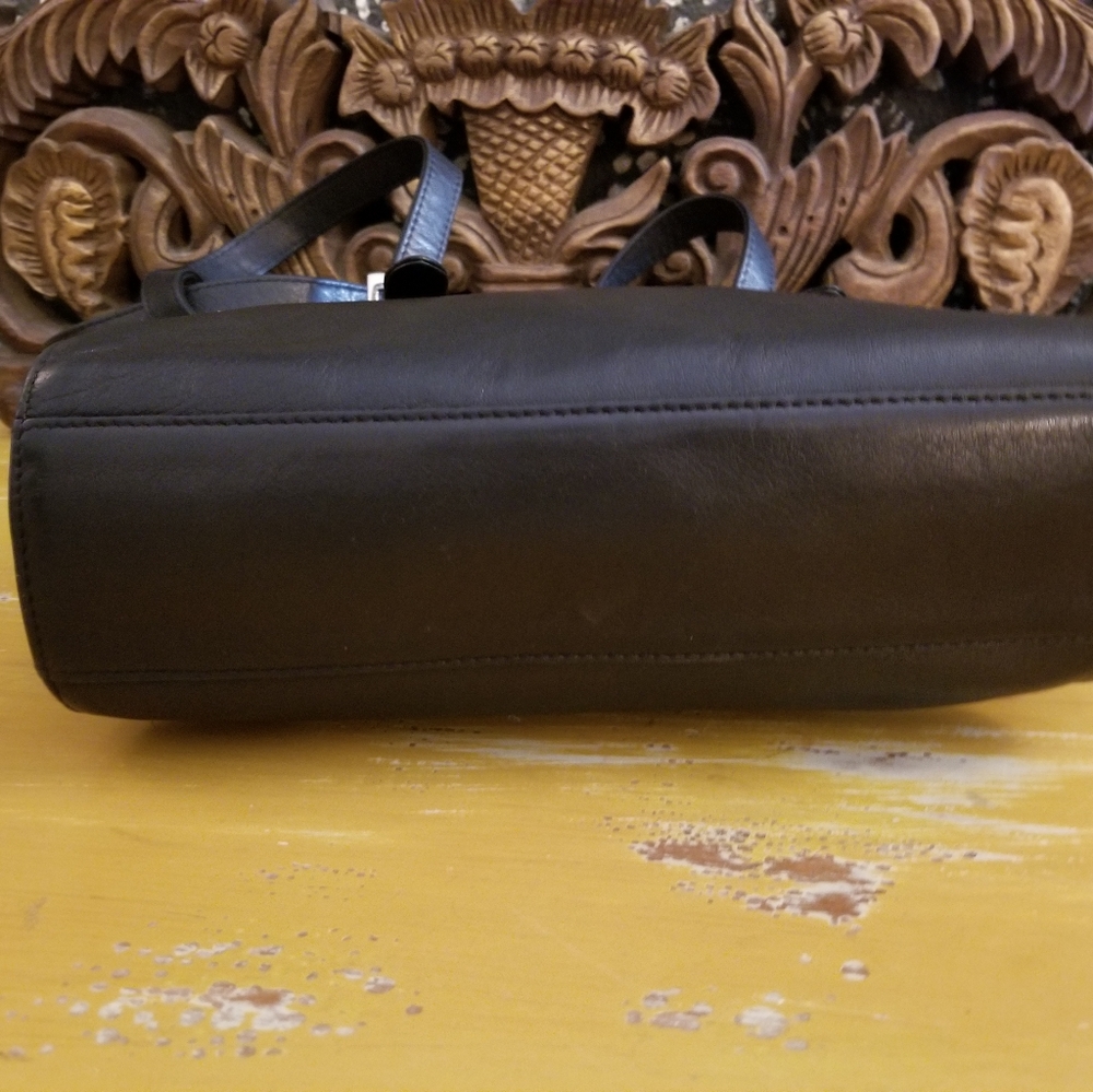 Esprit Black Shoulder Purse - Picture 3 of 11